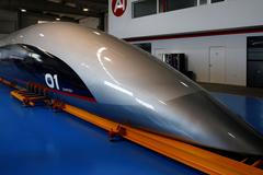 Už žádné makety pro Hyperloop. Firma sestrojila kapsli pro cestující