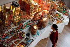 V perníkovém městě nechybí lékořicová lanovka, cukrové domy i bazén