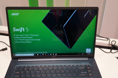 Nejlehčí notebook. Tenhle stroj unesete bez námahy jen ve dvou prstech