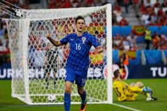 Euro 2016, Chorvatsko-Španělsko: Nikola Kalinič slaví gól na 1:1