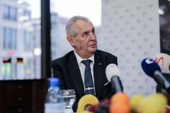 Zeman: Jsem rád, že jsem dostal fotografie těch deseti procent Romů, kteří pracují