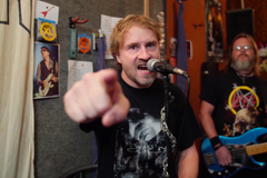 Vrátil se z Austrálie a ochutnává čokoládu. V soukromí je Michal metalovým zpěvákem