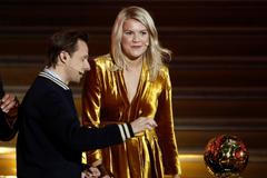 Moderátor chtěl po držitelce Zlatého míče, aby na pódiu twerkovala