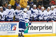 hokej, NHL 2018/2019, New Jersey - Tampa Bay, Brayden Point oslavuje gól