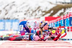 Markéta Davidová ve smíšené štafetě na Světovém poháru biatlonistů v Pokljuce.