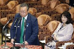 Japonský ministr pro Olympijské hry Jošitaka Sakurada.