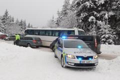 Policie - zima, sníh, námraza, kalamita, mráz