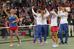 České tenistky slaví vítěství ve Fed Cupu 2018