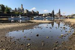 Koryto řeky Labe u Drážďan.