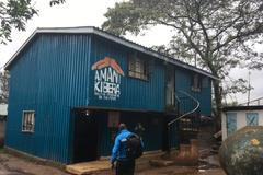 Knihovna a počítačová učebna v Kibeře