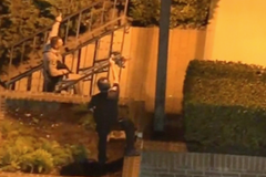 Muž střílí v baru nedaleko Los Angeles. Klub obklíčili policisté