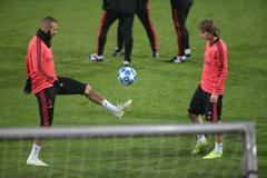 Real Madrid v Plzni před utkáním Ligy mistrů, Karim Benzema a Luka Modrič