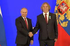 Fischer: Nohavica oslovuje davy, pro Putina je dobré mít přítele v řadách nepřítele