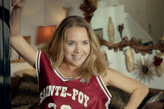 Lucie Vondráčková jako přestárlý diblík. U filmu The Perfect Kiss se smějete blbosti