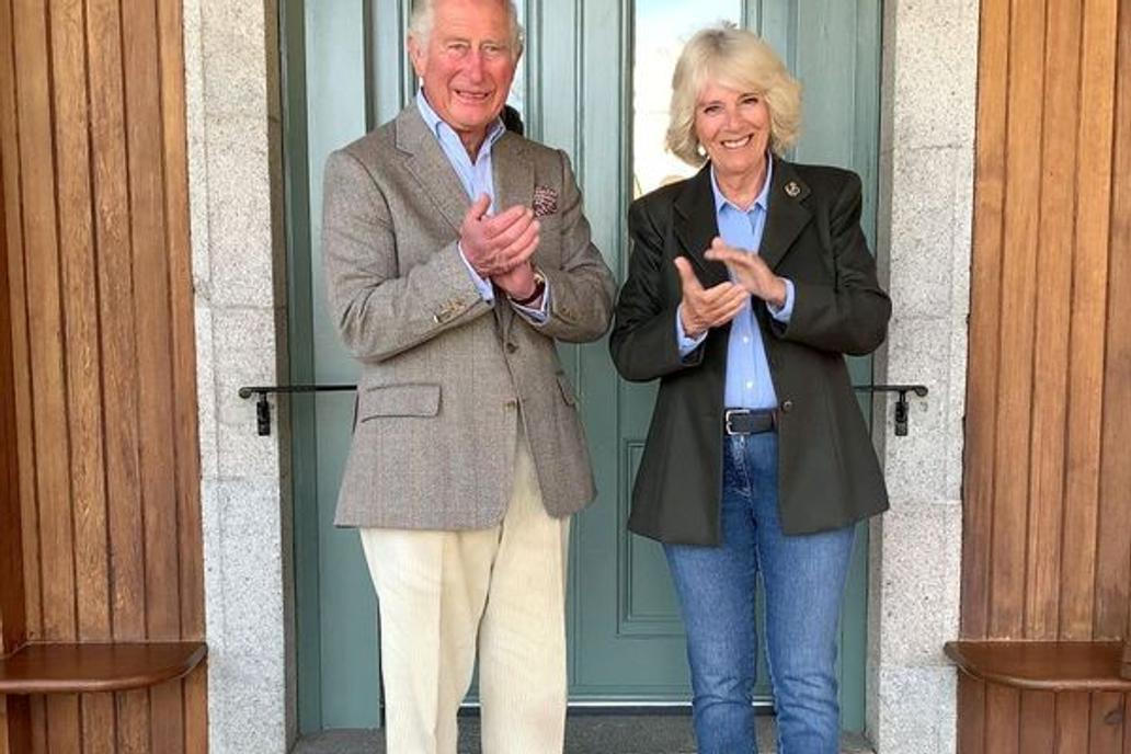 Král Karel III. s manželkou