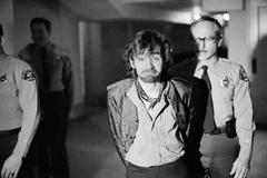 Charles Manson v roce 1970 na začátku soudu kvůli zavraždění Sharon Tateové.