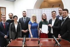 Iniciativa Youth Speak Up!, mladí podnikatelé a aktivisté a poslanci Markéta Pekarová Adamová (TOP 09) a František Kopřiva (Piráti), TK Poslanecká sněmovna, 28. 3. 2019