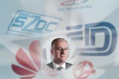 koláž - advokát Hlína