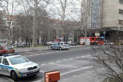 Policie evakuuje budovu VŠE kvůli nahlášené bombě