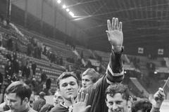 MS 1969 v hokeji, Stockholm: Václav Nedomanský (vlevo) a Jozef Golonka