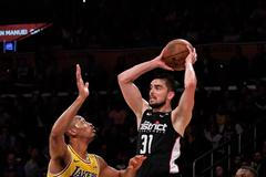 Tomáš Satoranský vs Los Angeles Lakers v NBA 2019