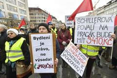 Demonstrace proti drahému bydlení