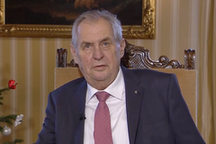 Prezident ČR Miloš Zeman přednáší vánoční poselství.