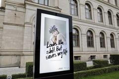 Německo, kampaň na helmy