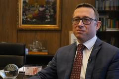 Budou se peníze v bankách lépe úročit? Bude dostupnější bydlení? Rozhovor s novým členem rady ČNB