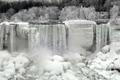 Mrazivé počasí proměnilo Niagarské vodopády v ledové království
