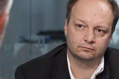 Kvůli teplickému večírku padají další hlavy. Obyčejná lidská hloupost, říká Láska