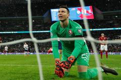 Marná Čechů snaha. Při ostudě ve Wembley lovil míče ze sítě jen Pavlenka