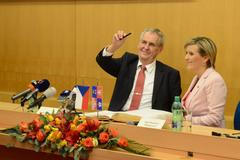 Miloš Zeman na návštěvě Karlovarského kraje s hejtmankou Janou Mračkovou Vildumetzovou