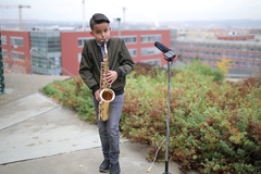 Desetiletý saxofonista se za dva roky naučil válet i náročné jazzové skladby