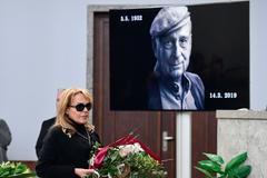 Pohřeb Stanislava Zindulky - Dagmar Havlová