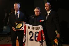 Noví členové Síně slávy českého hokeje (2019): Zleva Dominik Hašek, Tomáš Král a Martin Ručinský