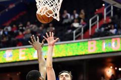 Tomáš Satoranský v utkání s Utahem