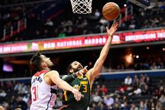 Tomáš Satoranský a Ricky Rubio z Utahu