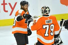 hokej, NHL 2018/2019, Philadelphia - Vancouver, Jakub Voráček a Carter Hart