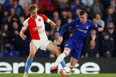 fotbal, odveta čtvrtfinále Evropské ligy, Chelsea - Slavia, Tomáš Souček a Ross Barkley
