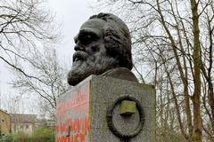 Karel Marx hrob vandal