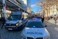 Zásah policie po ohlášení bomby na Andělu