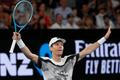 Tomáš Berdych se raduje z postupu do osmifinále Australian Open 2019