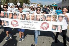Studentské demonstrace za zpřísnění držení zbraní