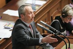 Jednání Poslanecká sněmovna, vydání poslance Miloslava Roznera z SPD, Václav Klaus mladší