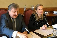 Poslankyně Hana Aulická Jírovcová (KSČM) Senátor Vilímec