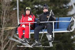 Putin lyžuje s Lukašenkem