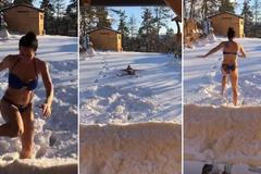 Rosolová jako andílek? Pěkně odvážný. V plavkách se vyválela ve sněhu