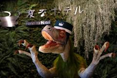 Půlka robotů z Henn-na Hotelu dostane padáka