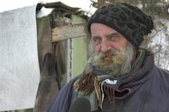 Zvykl jsem si, říká bezdomovec Jiří z dřevěné chatrče